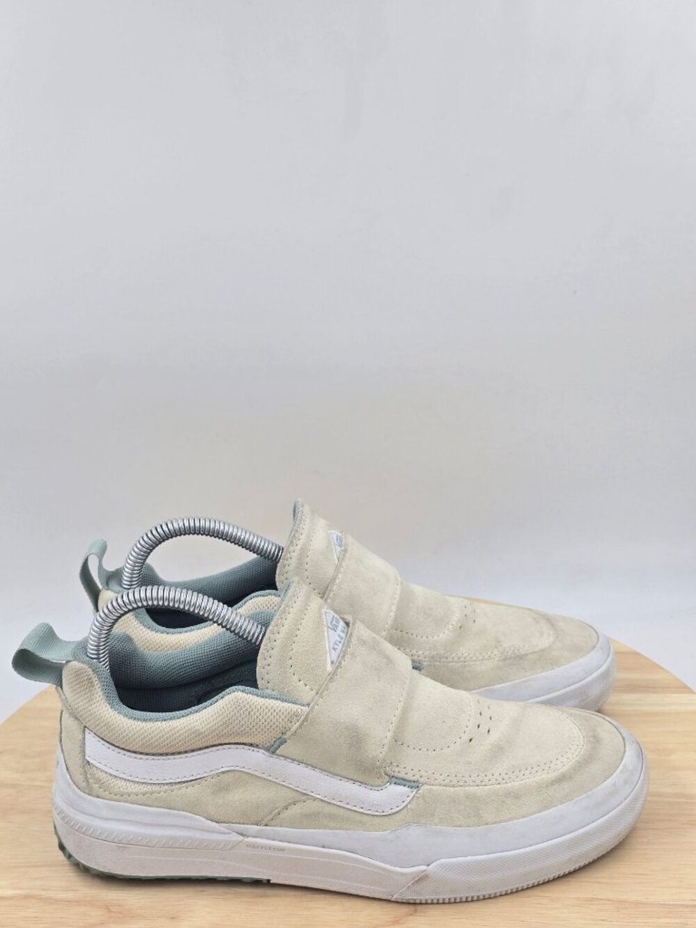 VANS Kyle Pro 2 Mens Size 6 Womens 7.5 Antique White Sneakers Hook & Loop VN0A4U